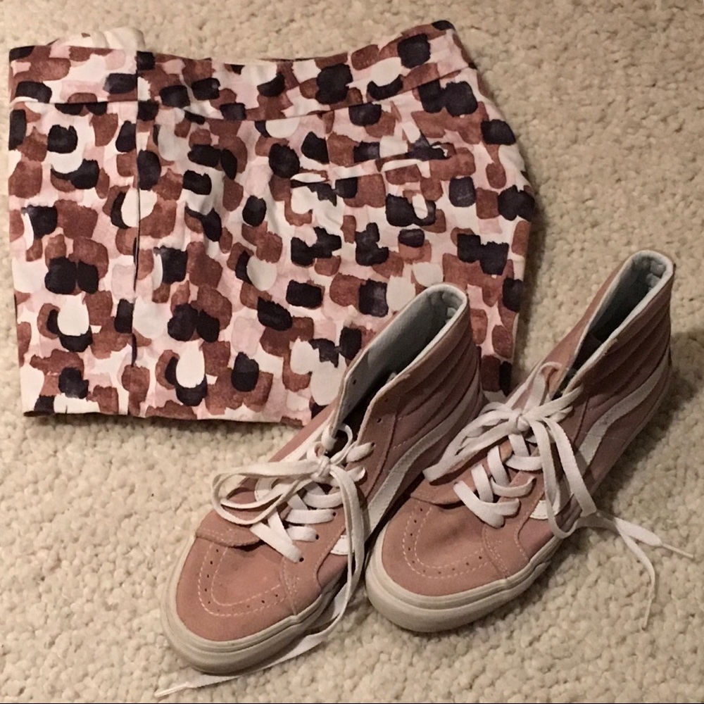 J Crew Classic Stretch Patterned Shorts. Size 8. - Picture 2 of 7